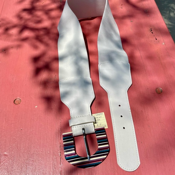 Linea Pelle white elastic with colored buckle NWT - Picture 4 of 5